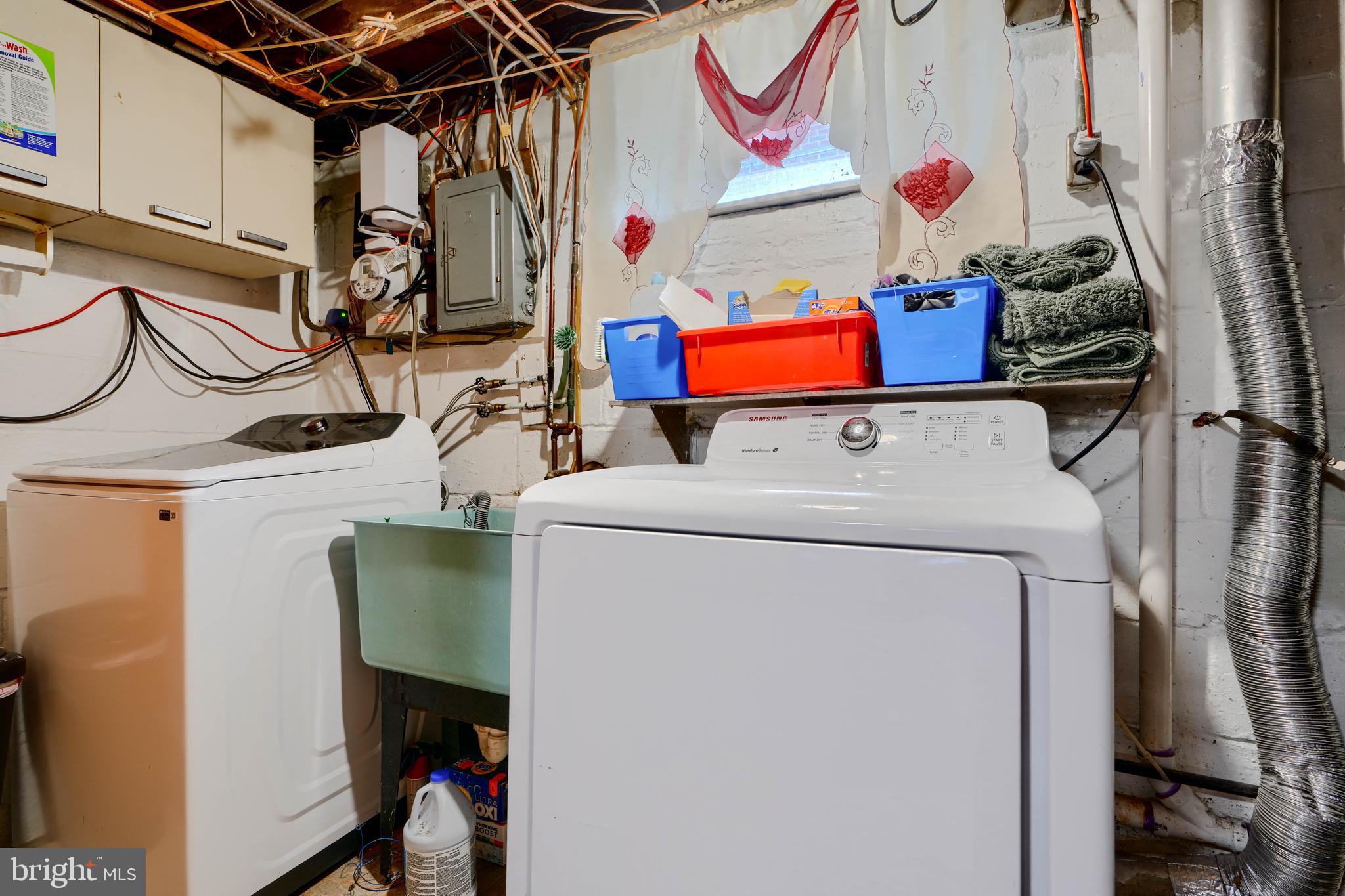 FAIRLAWN - Residential