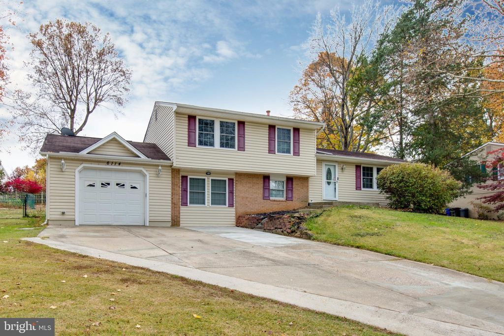 Photo of 6114 Camelback Lane, COLUMBIA, MD 21045 (MLS # MDHW2061022)