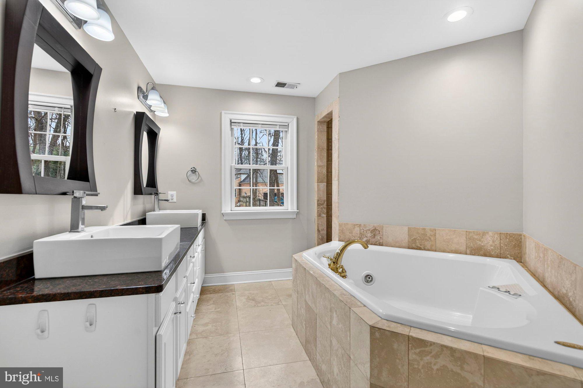 PERZEL MARIE - Residential