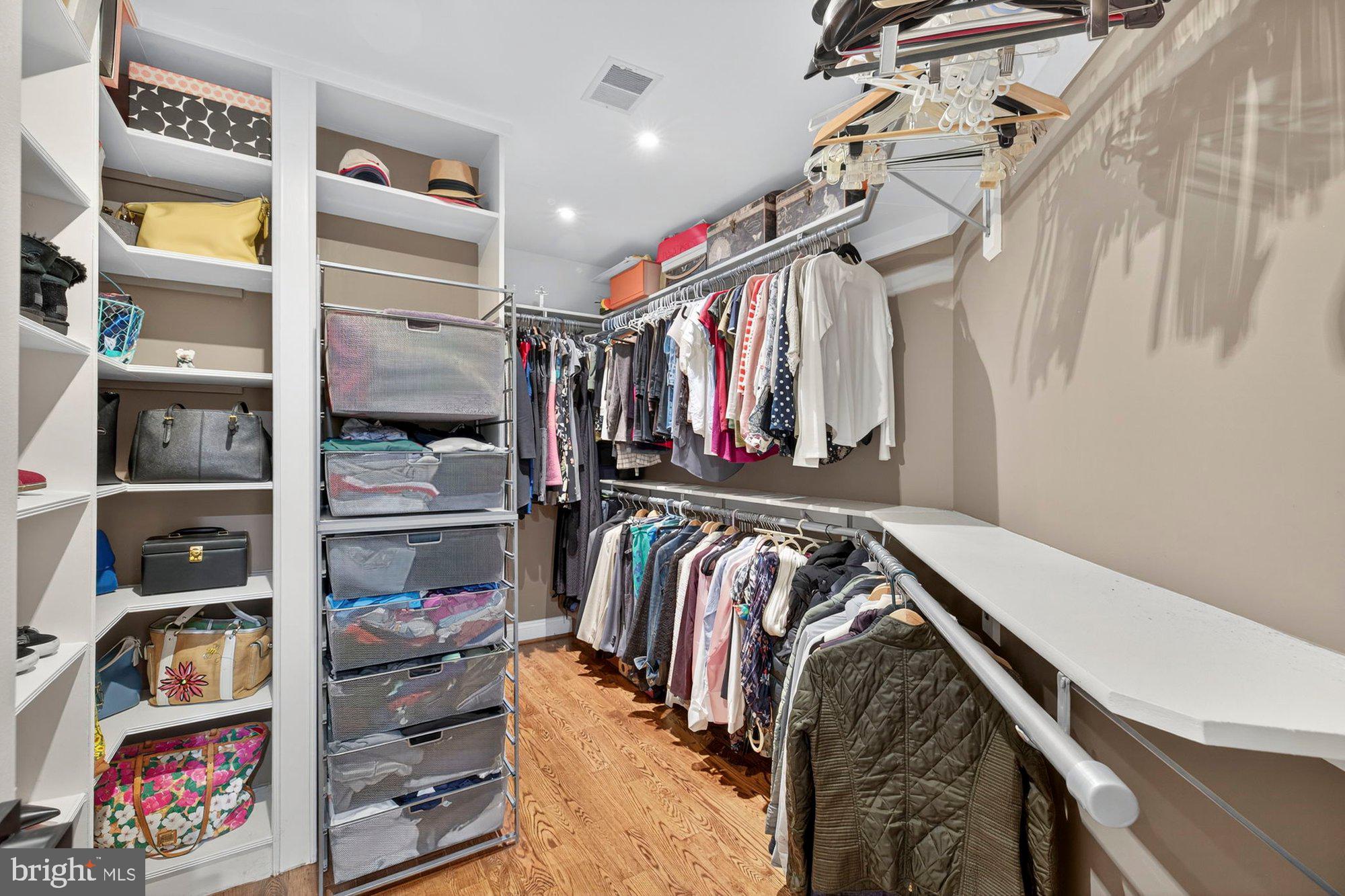 PERZEL MARIE - Residential