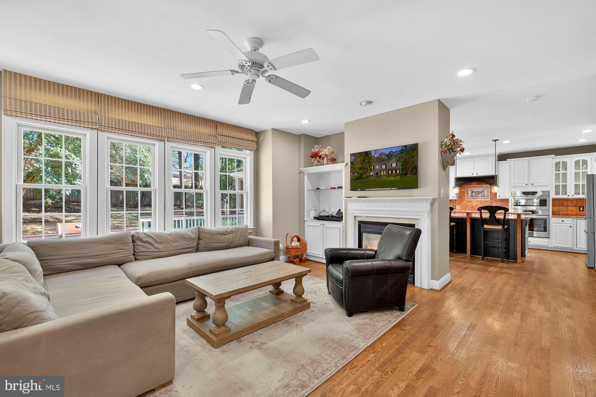 PERZEL MARIE - Residential