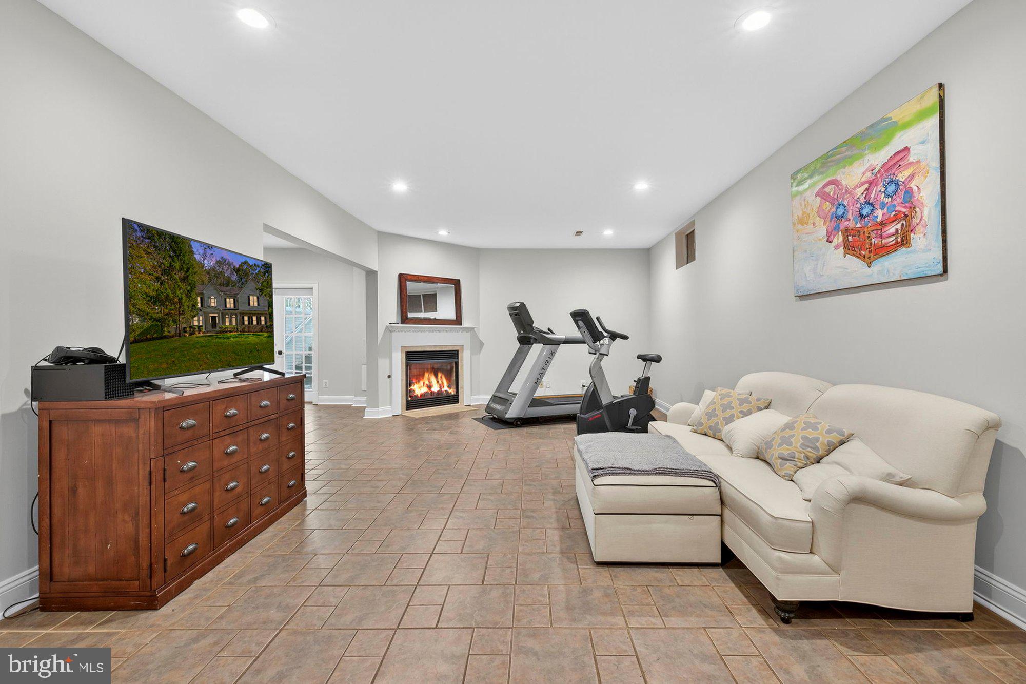 PERZEL MARIE - Residential