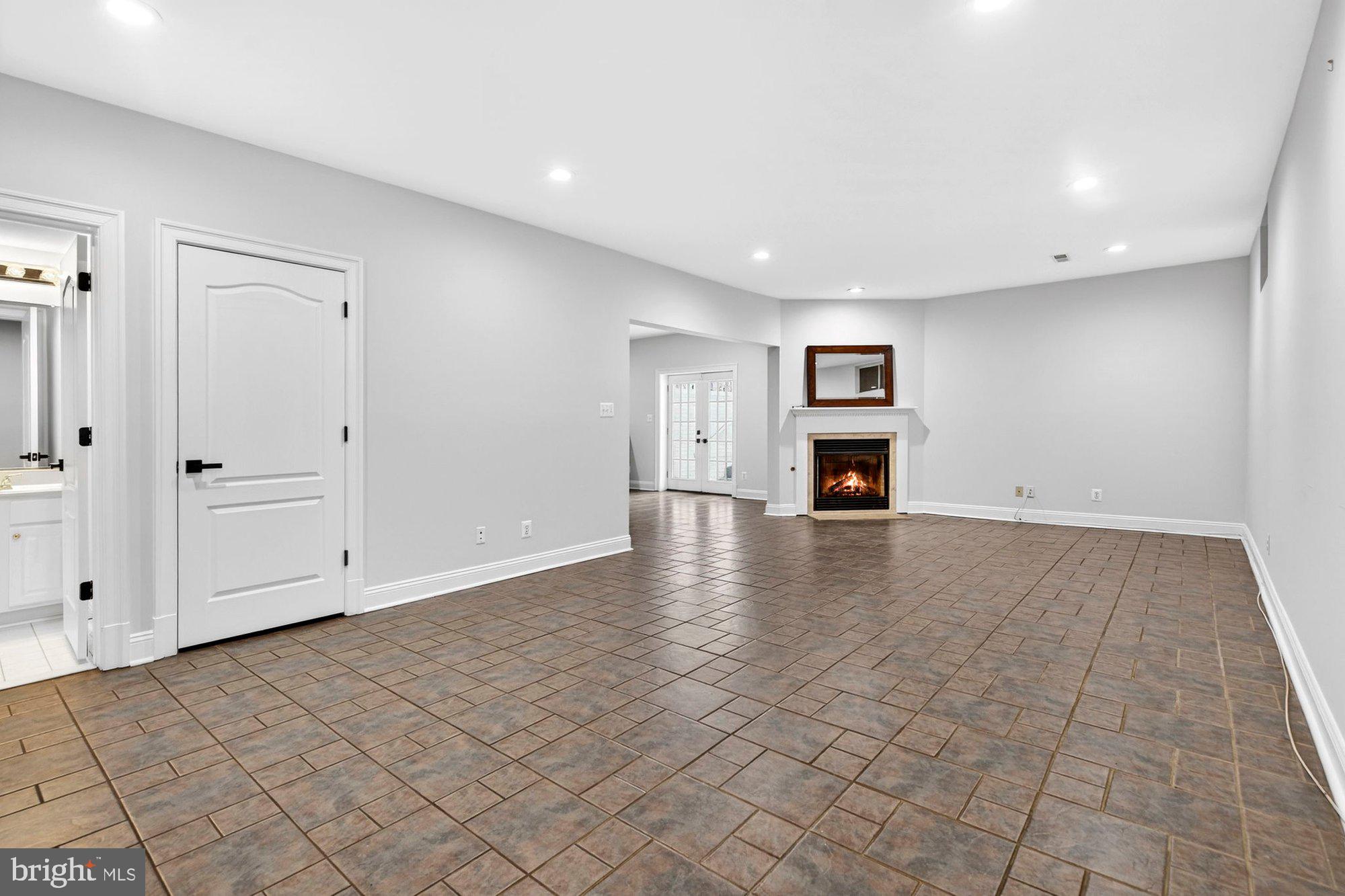 PERZEL MARIE - Residential