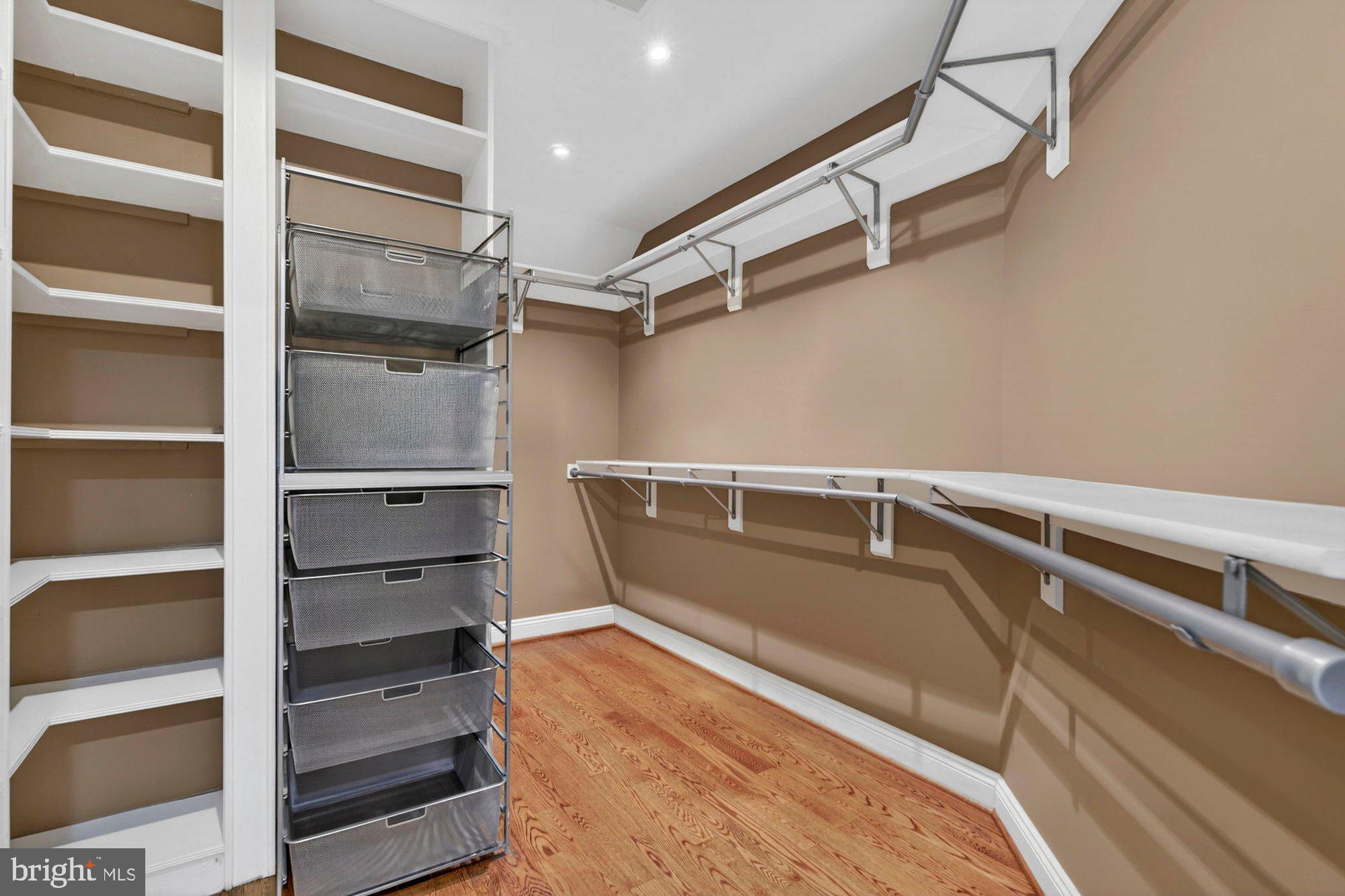 PERZEL MARIE - Residential