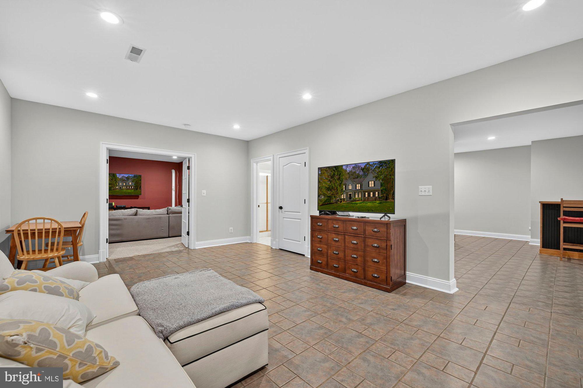 PERZEL MARIE - Residential