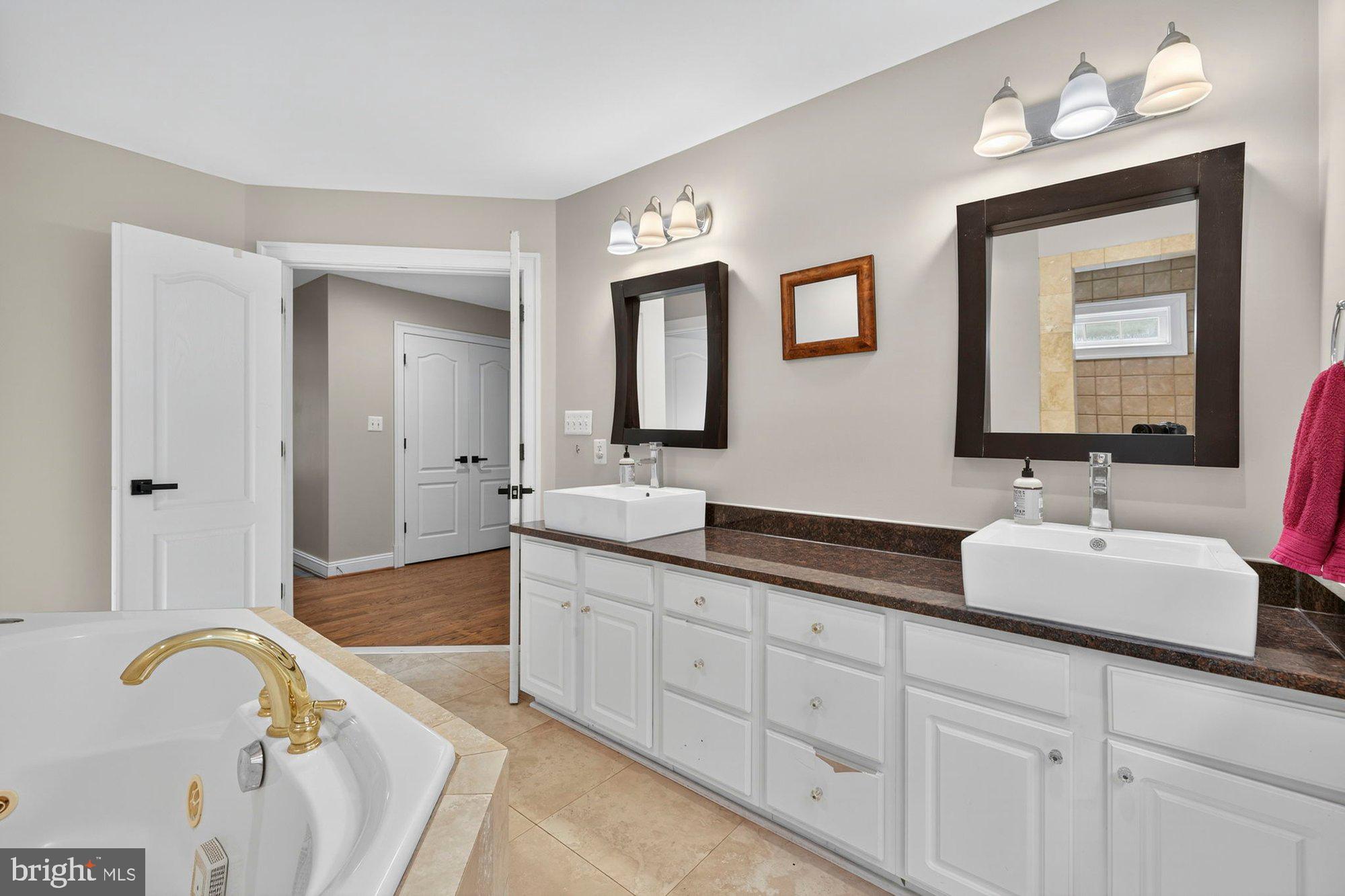 PERZEL MARIE - Residential