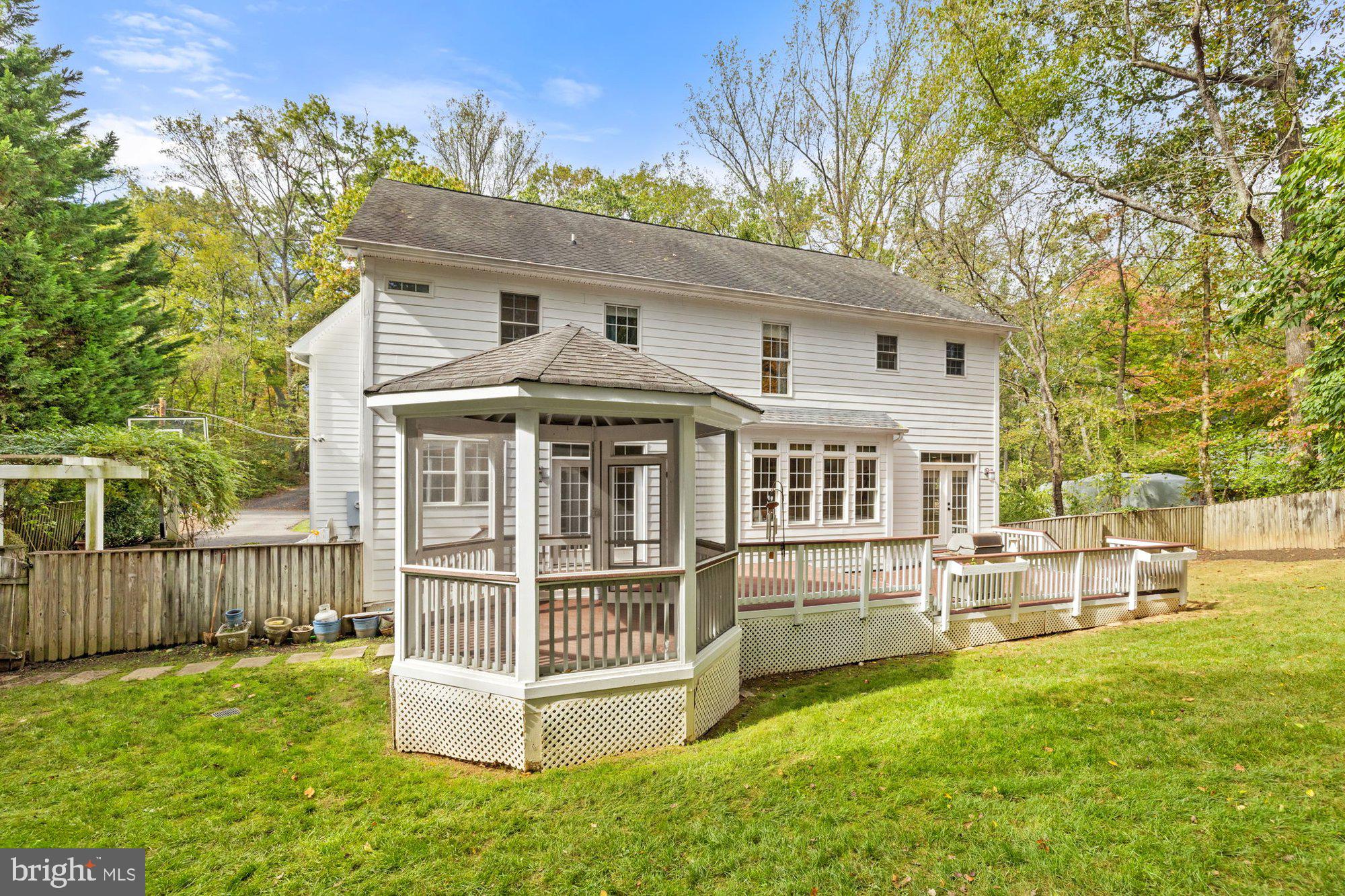 PERZEL MARIE - Residential