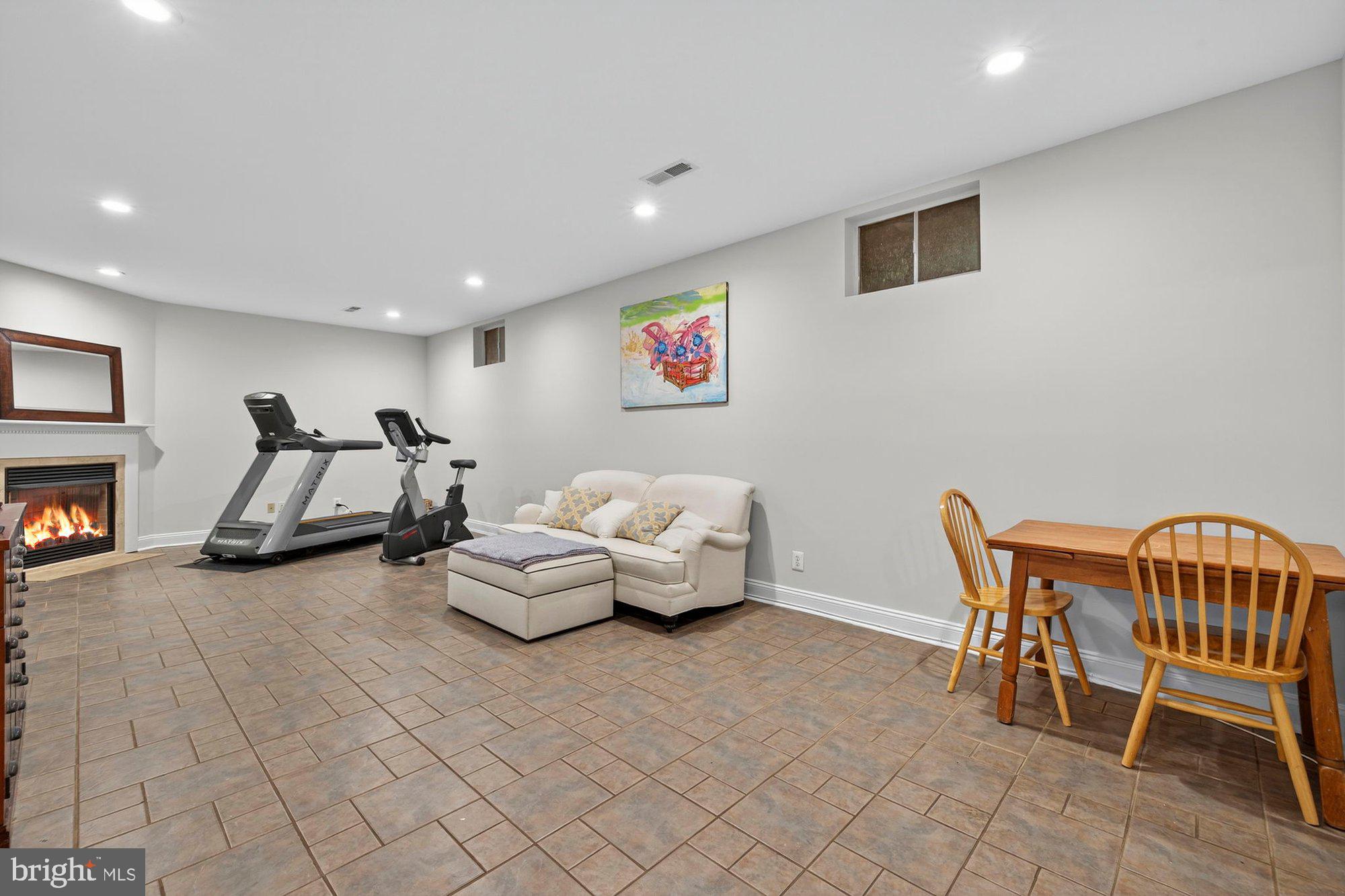 PERZEL MARIE - Residential