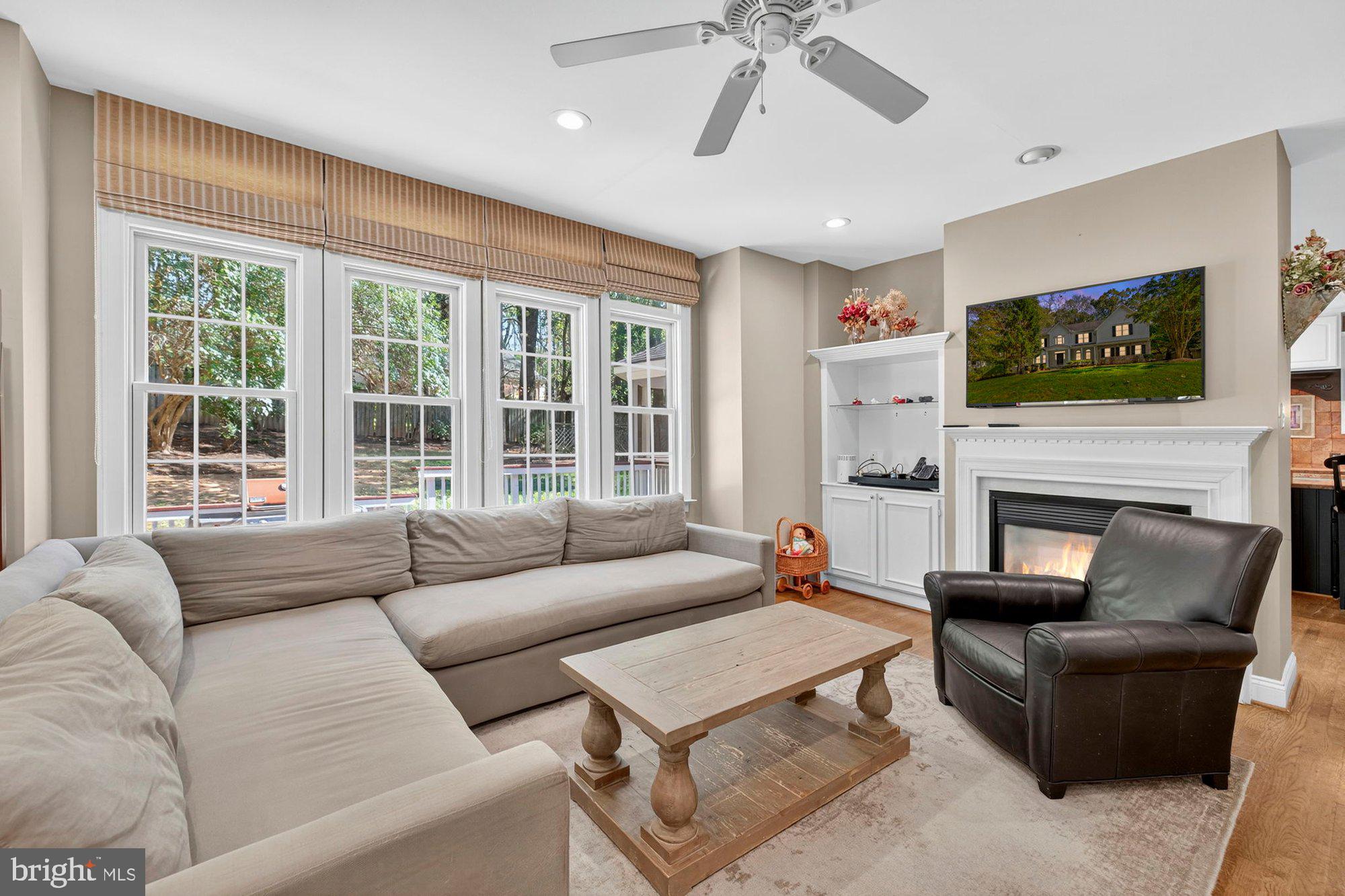 PERZEL MARIE - Residential