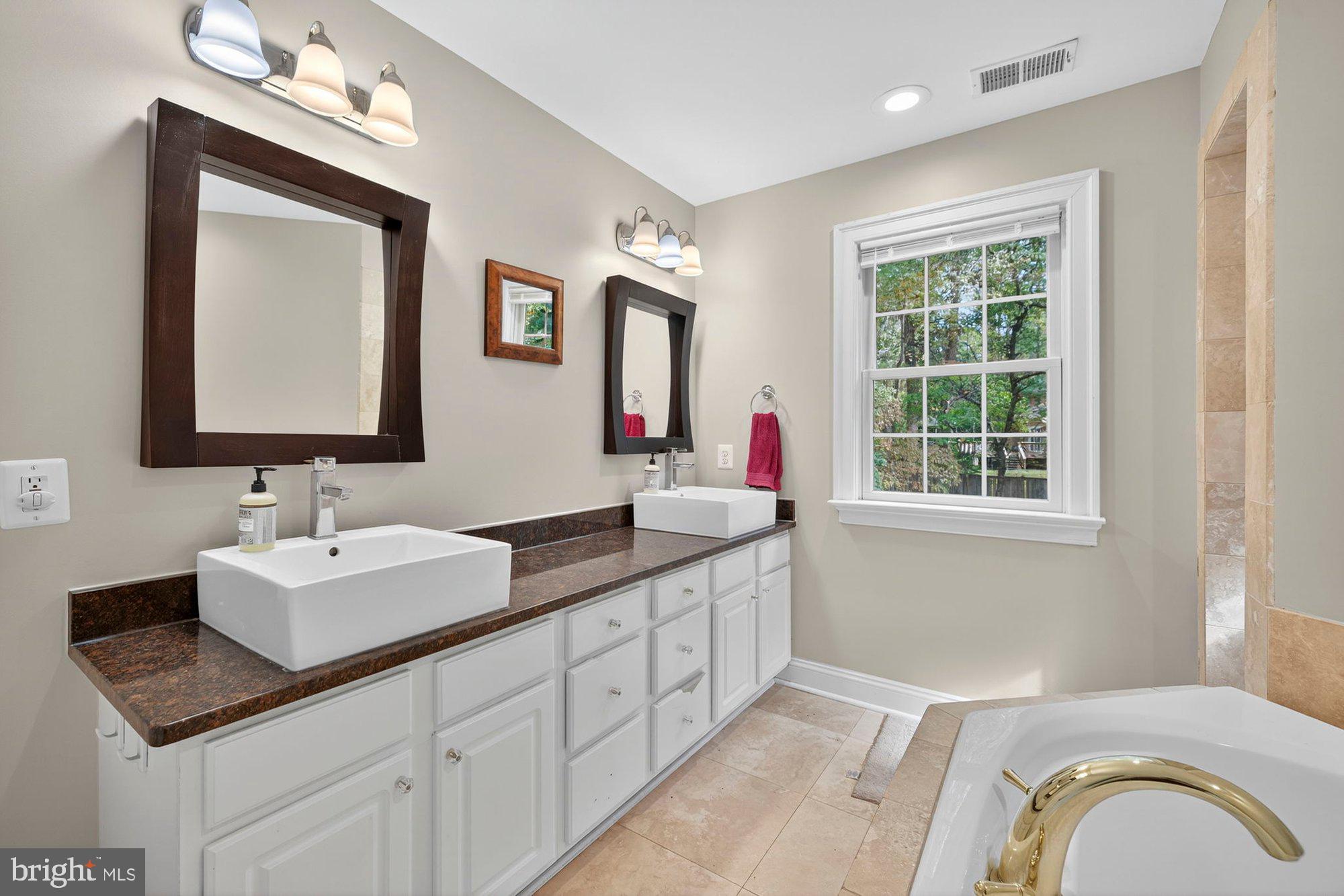 PERZEL MARIE - Residential