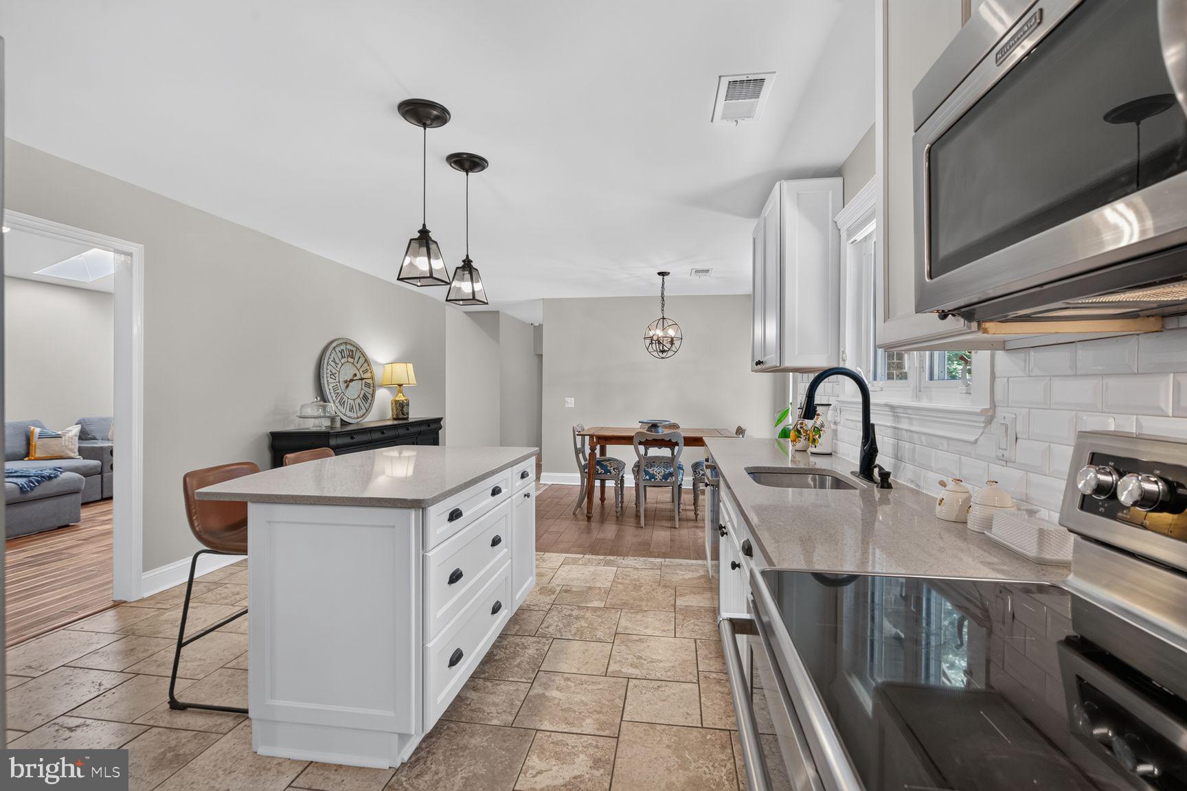 6273 OCCOQUAN FOREST DRIVE