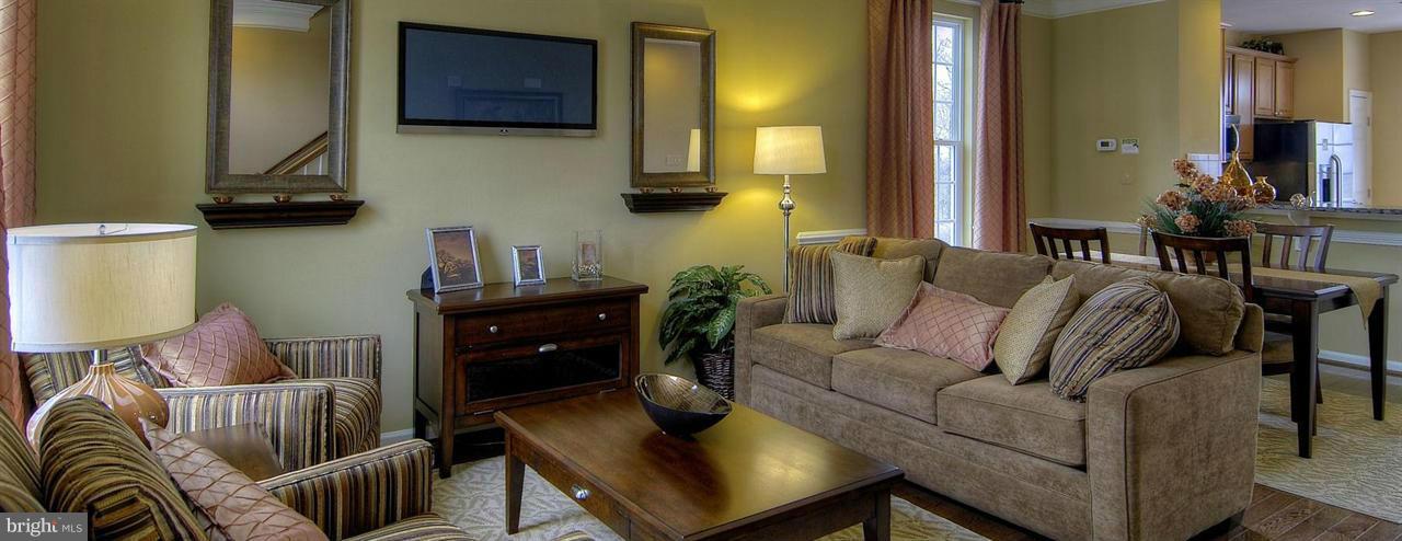 HOWARD SQUARE - Residential