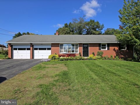 Photo of 216 Snavely Mill Road, Lititz, PA 17543 (MLS # PALA2045060)