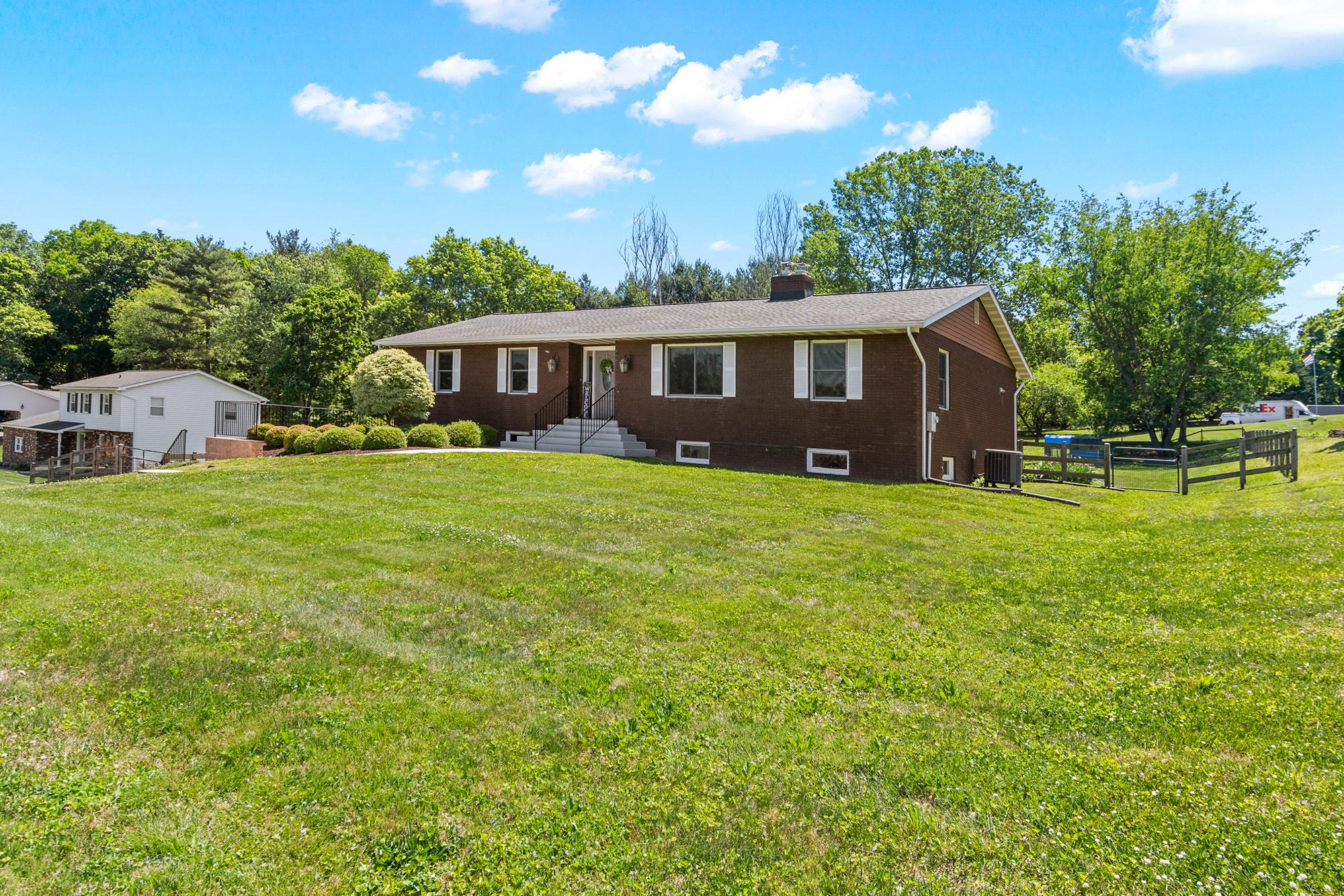 CARROLL ESTATES - Residential