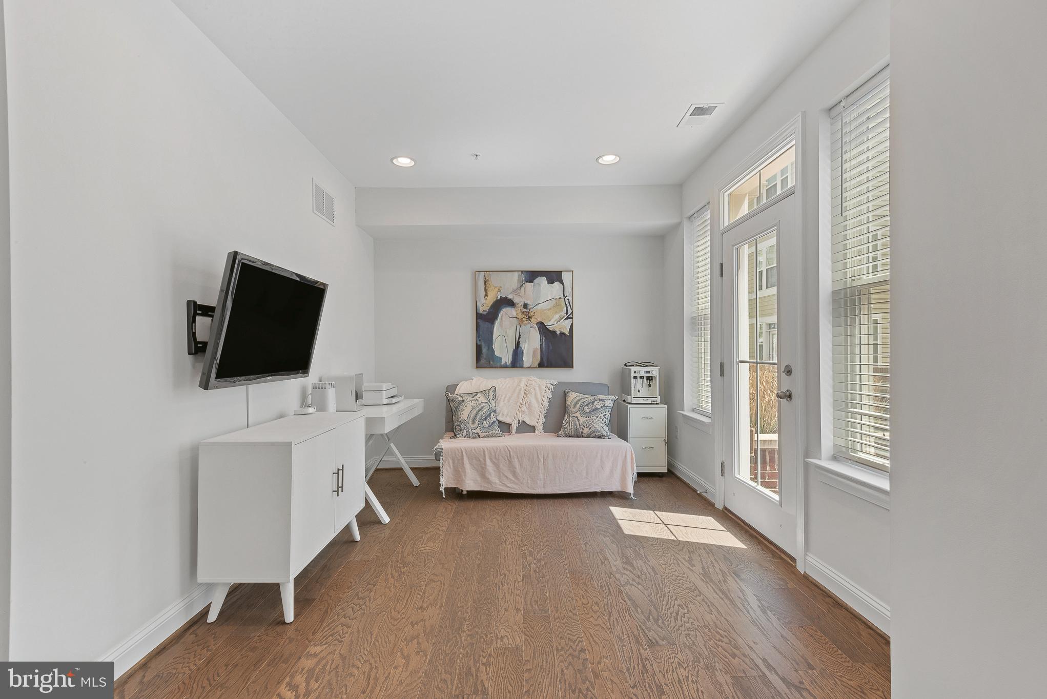 ANNAPOLIS TOWNES AT NEAL FARM - Residential