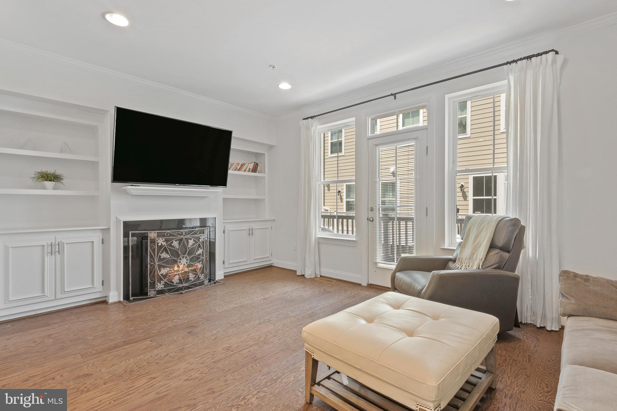 ANNAPOLIS TOWNES AT NEAL FARM - Residential