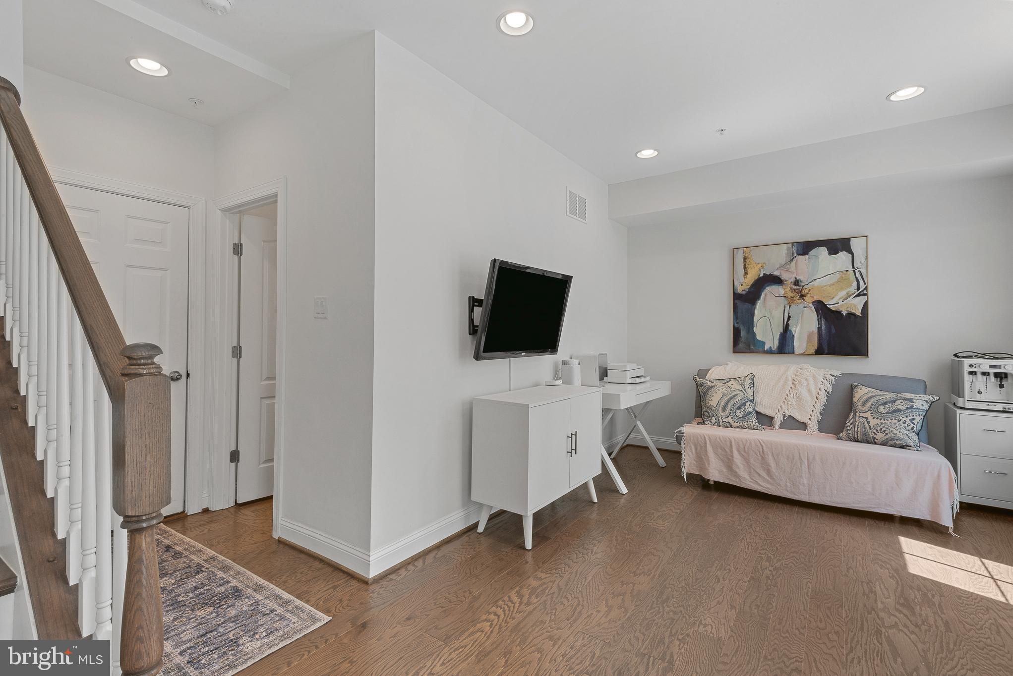ANNAPOLIS TOWNES AT NEAL FARM - Residential