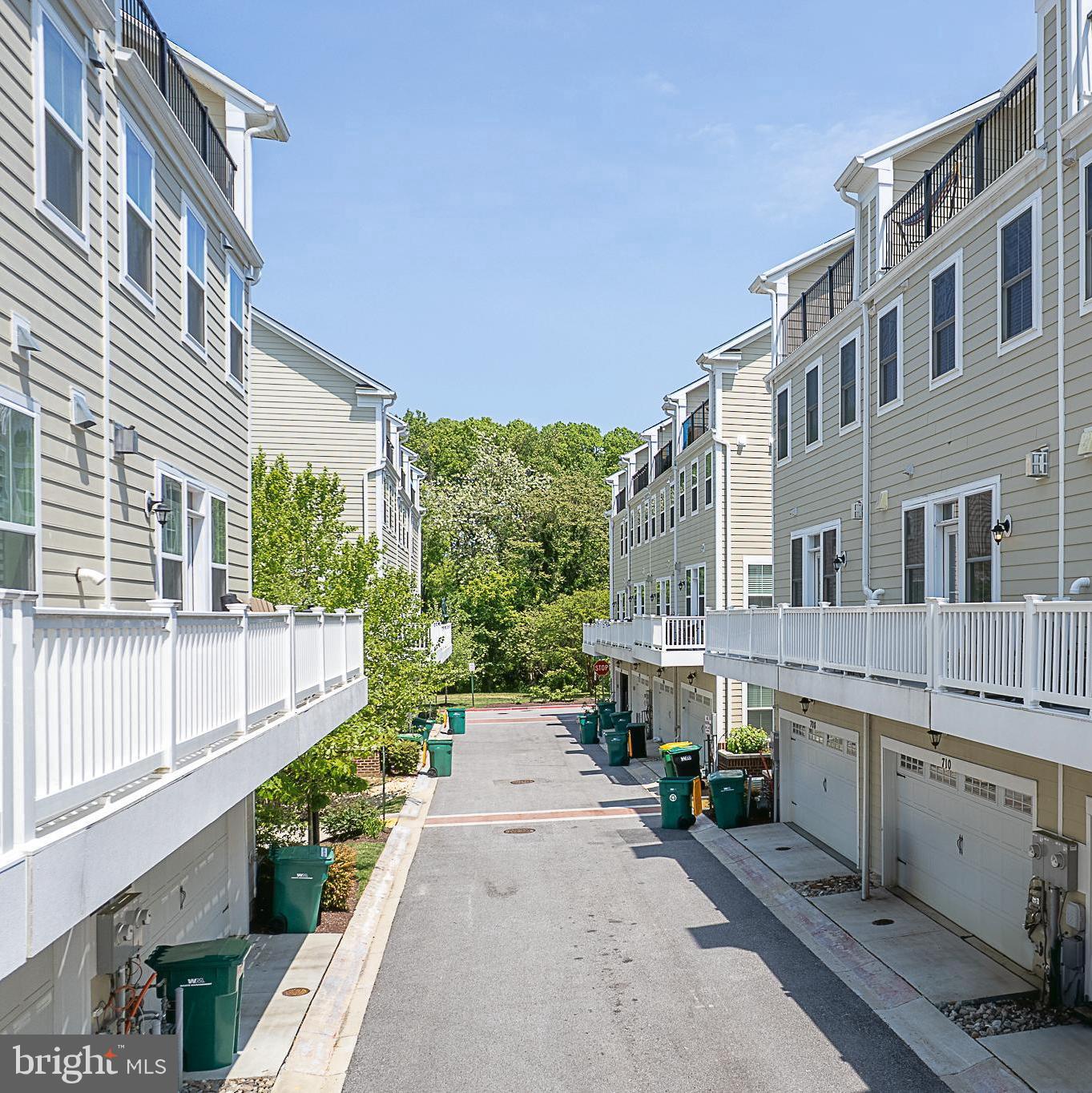 ANNAPOLIS TOWNES AT NEAL FARM - Residential