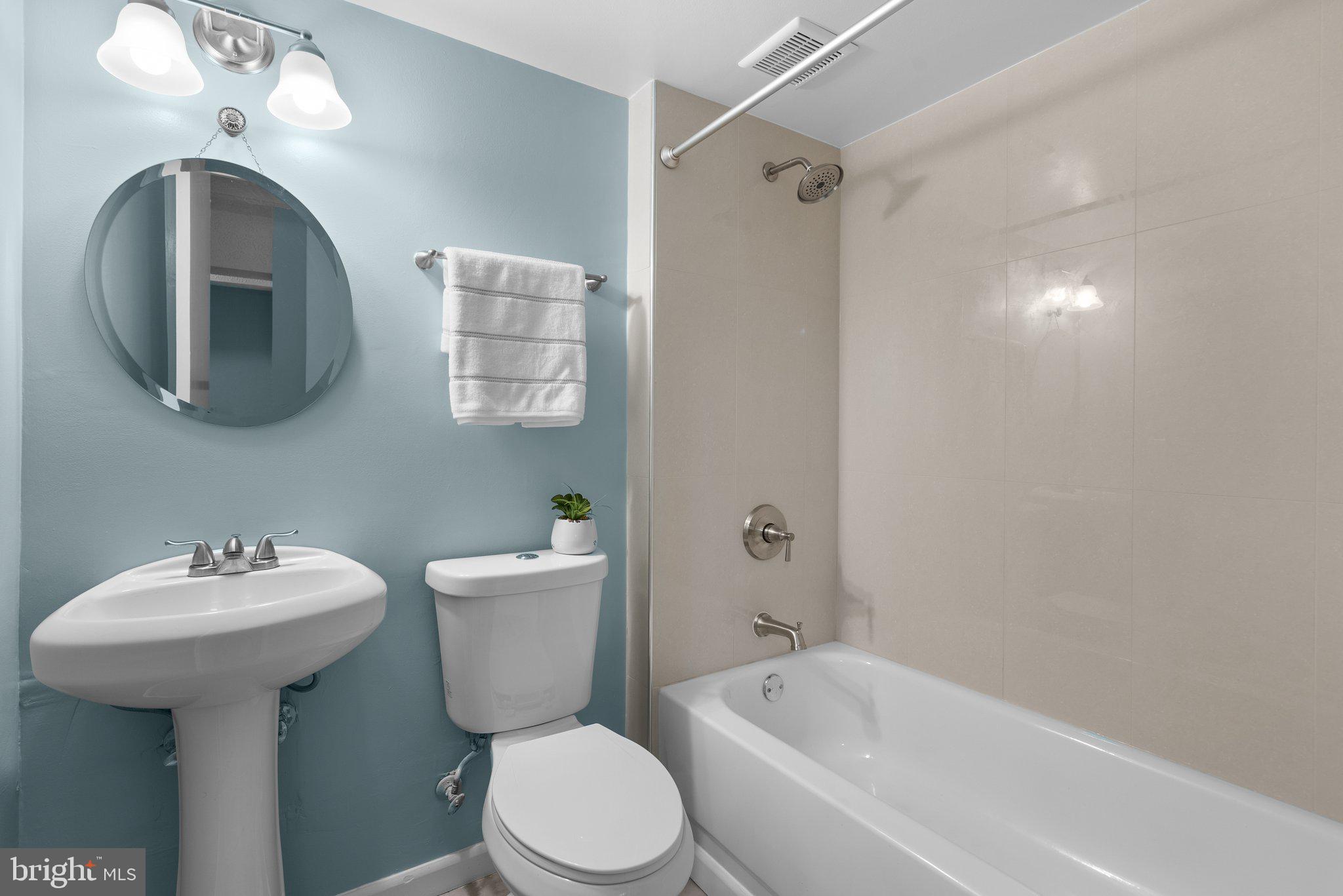 BURGUNDY KNOLLS - Residential Lease