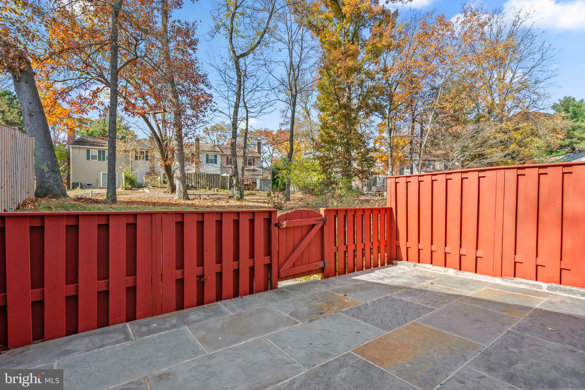 BURGUNDY KNOLLS - Residential Lease