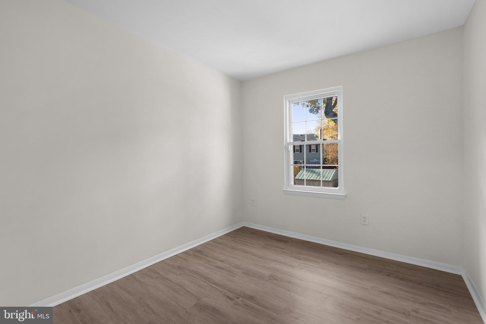 BURGUNDY KNOLLS - Residential Lease