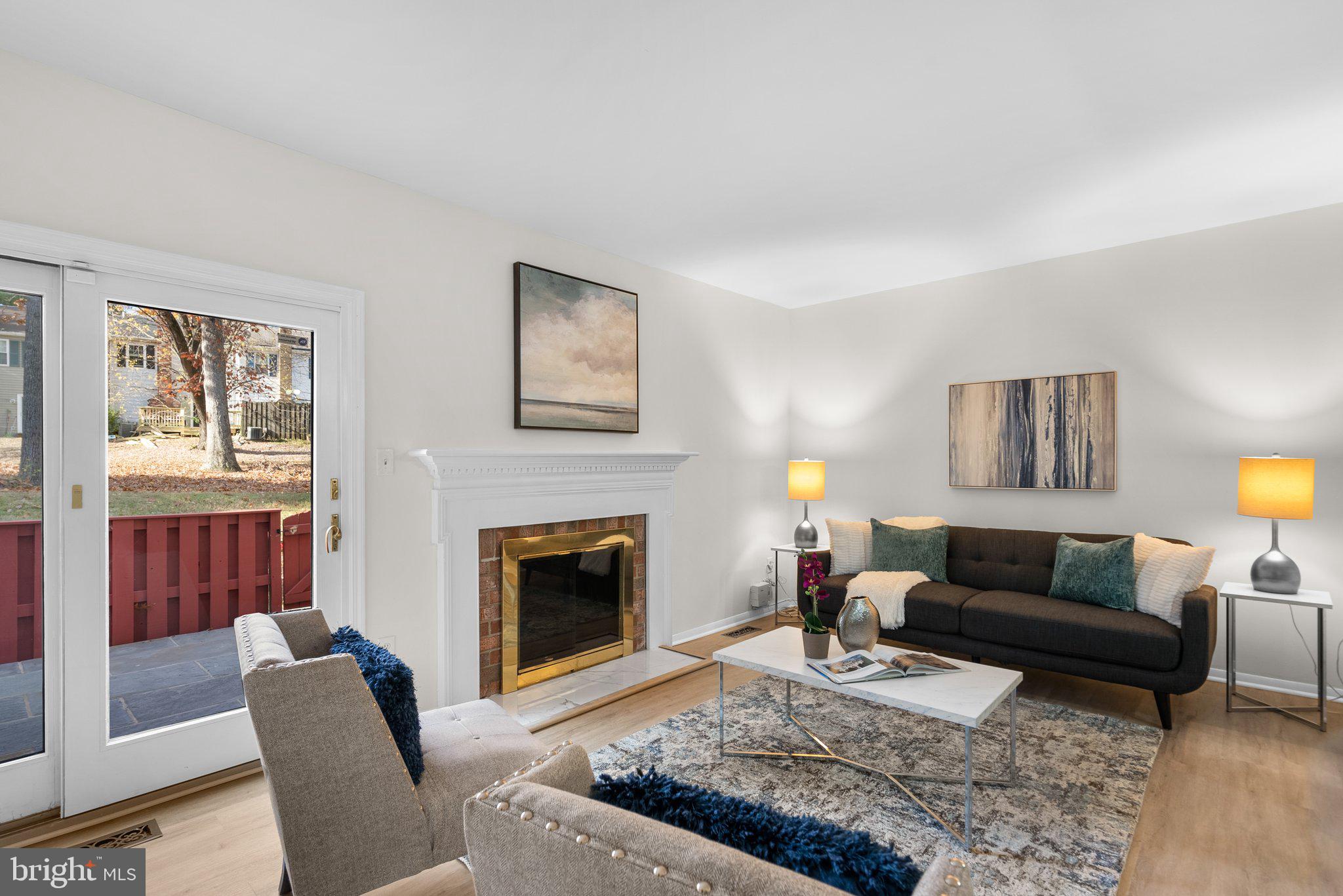 BURGUNDY KNOLLS - Residential Lease