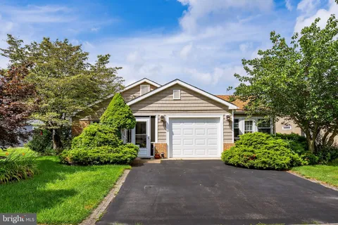 32 Saint Paul Pl, Manchester Township, NJ MLS: NJOC2035030