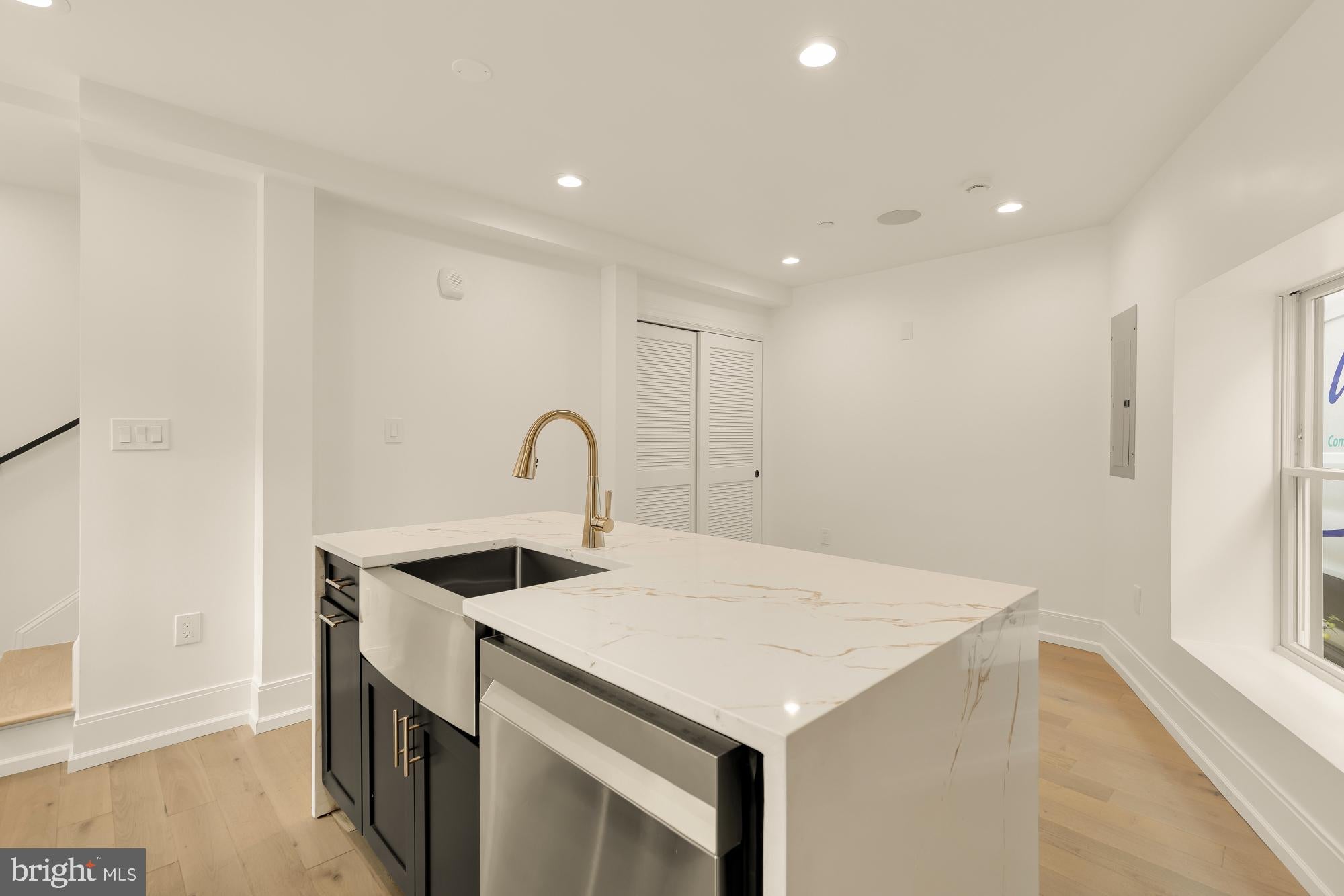 1709 21ST STREET NW 23