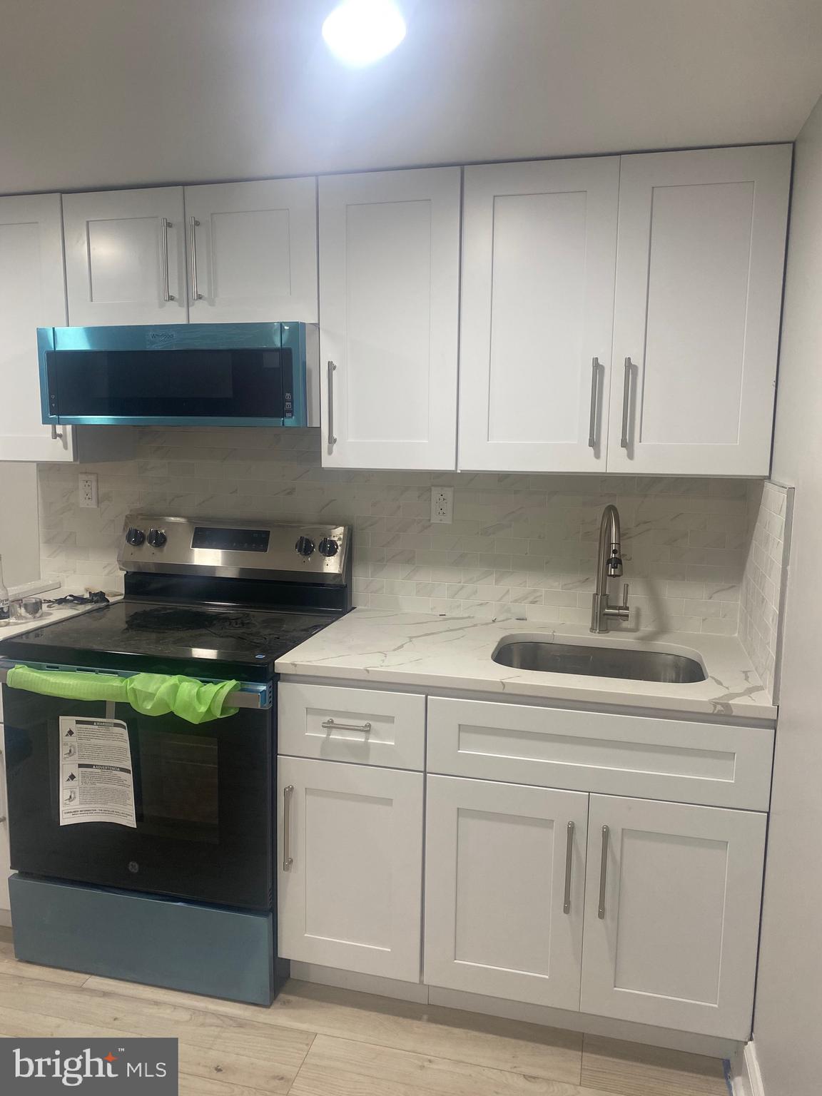 UNIVERSITY CITY - Residential Lease