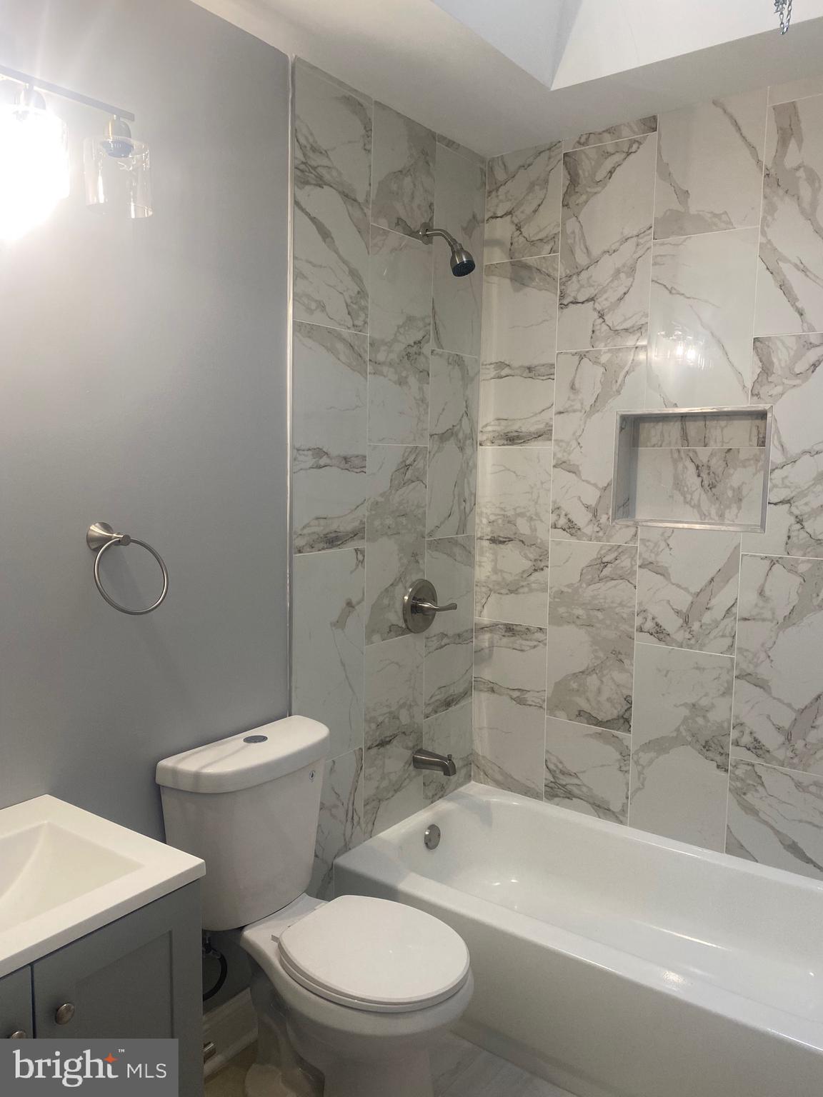 UNIVERSITY CITY - Residential Lease