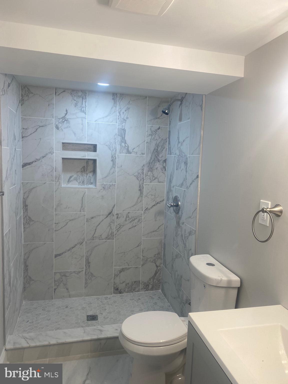 UNIVERSITY CITY - Residential Lease