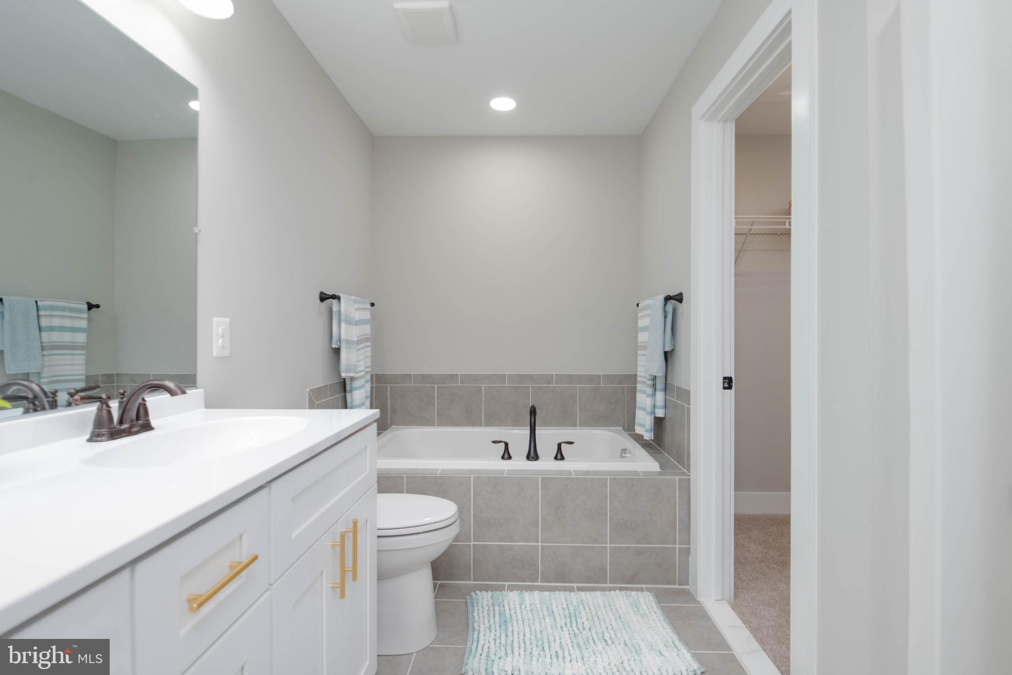 PERRYVILLE - Residential