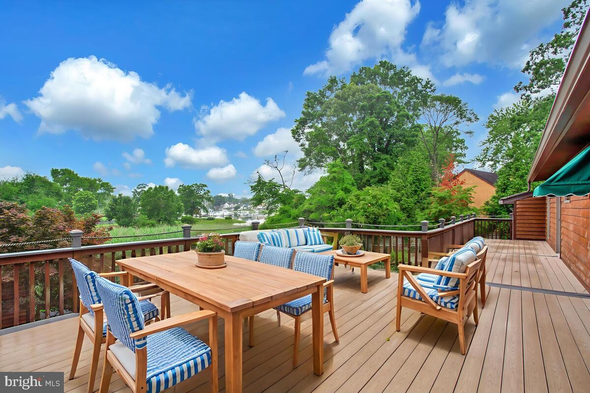 OAK BLUFF - Residential