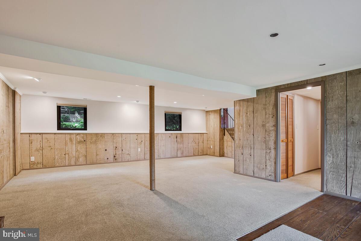 OAK BLUFF - Residential