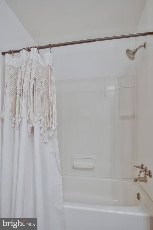 OAK BLUFF - Residential