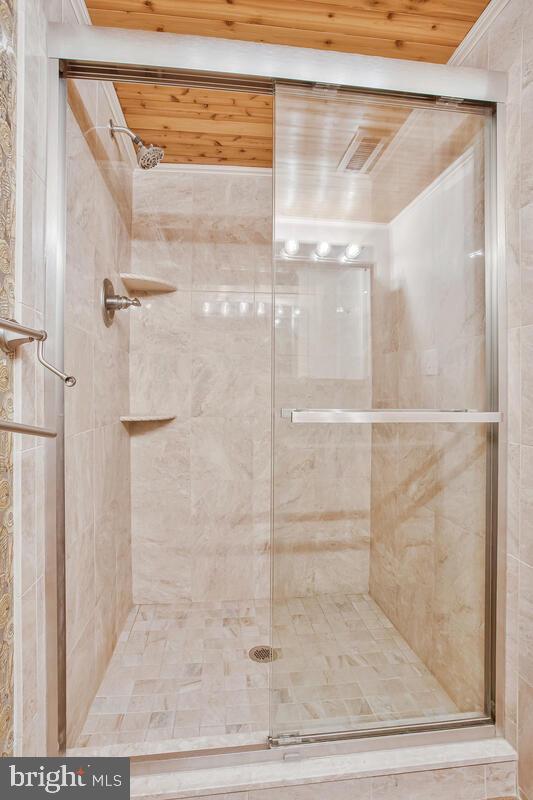 OAK BLUFF - Residential