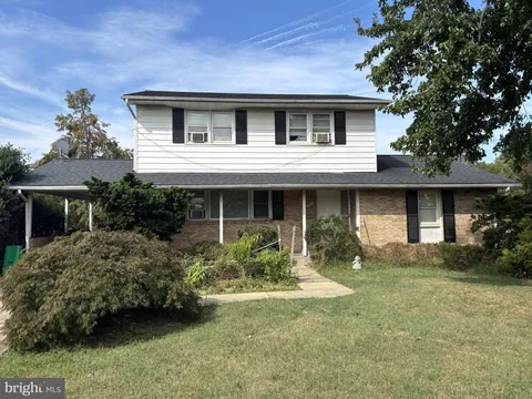 8809 Oxon Hill Road, Fort Washington, MD MLS: MDPG2180586