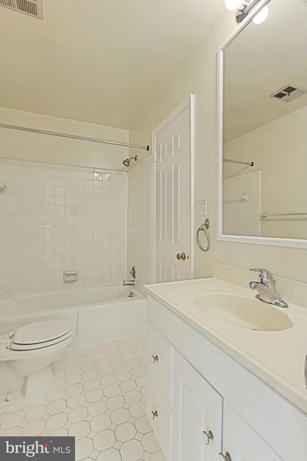 COLIN PLACE - Residential Lease