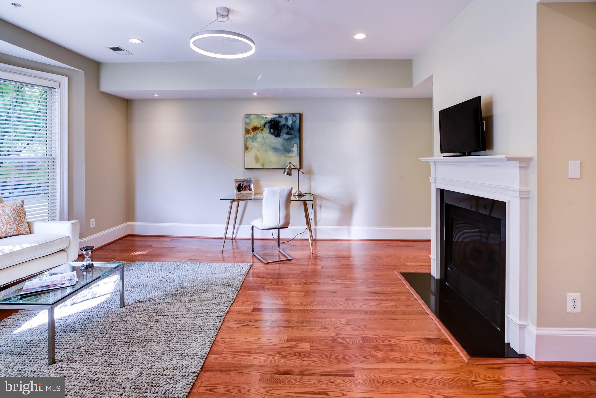 PARK POTOMAC - Residential