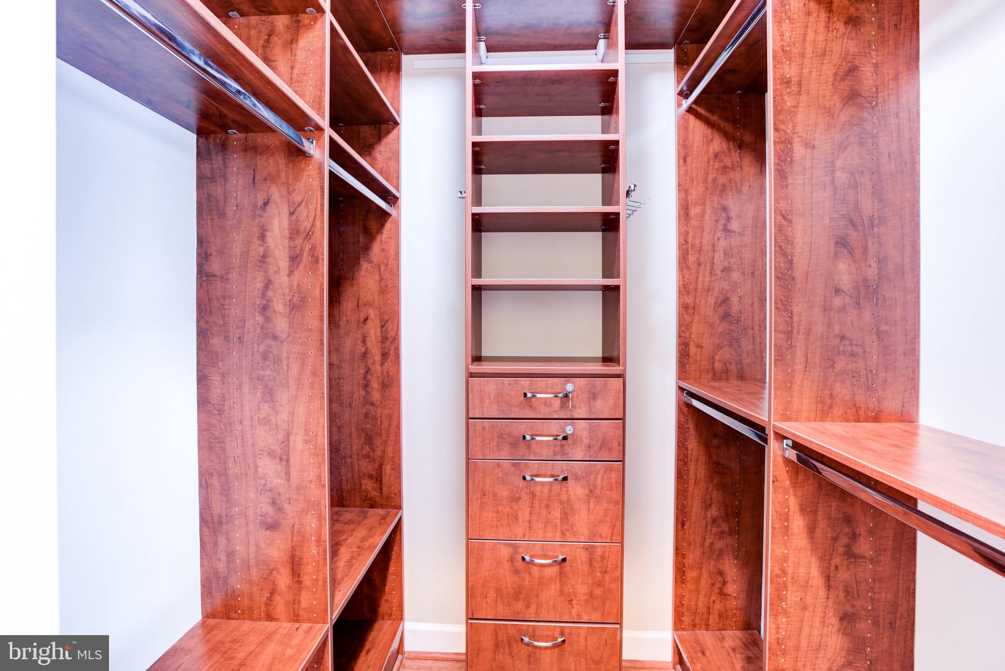 PARK POTOMAC - Residential