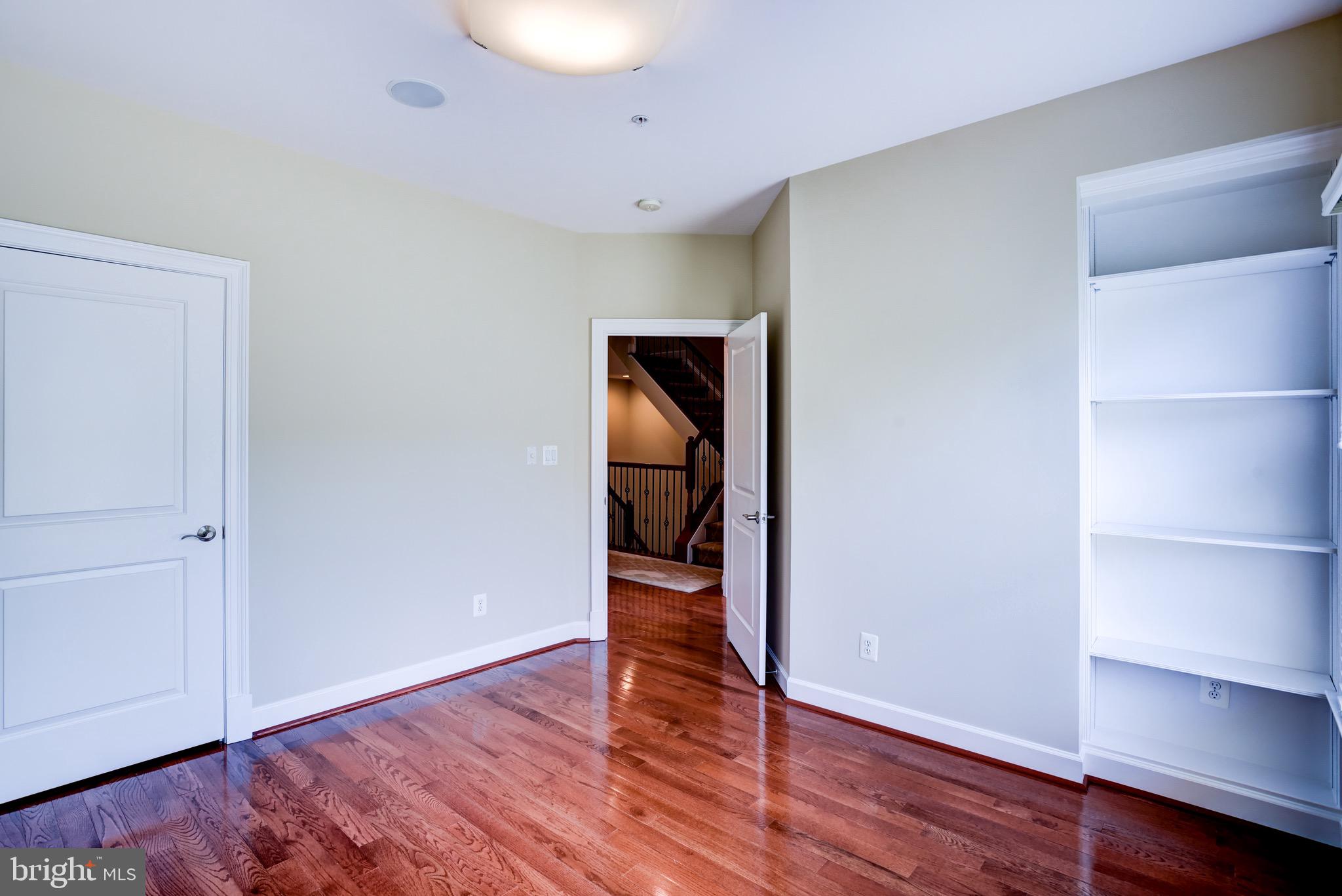 PARK POTOMAC - Residential