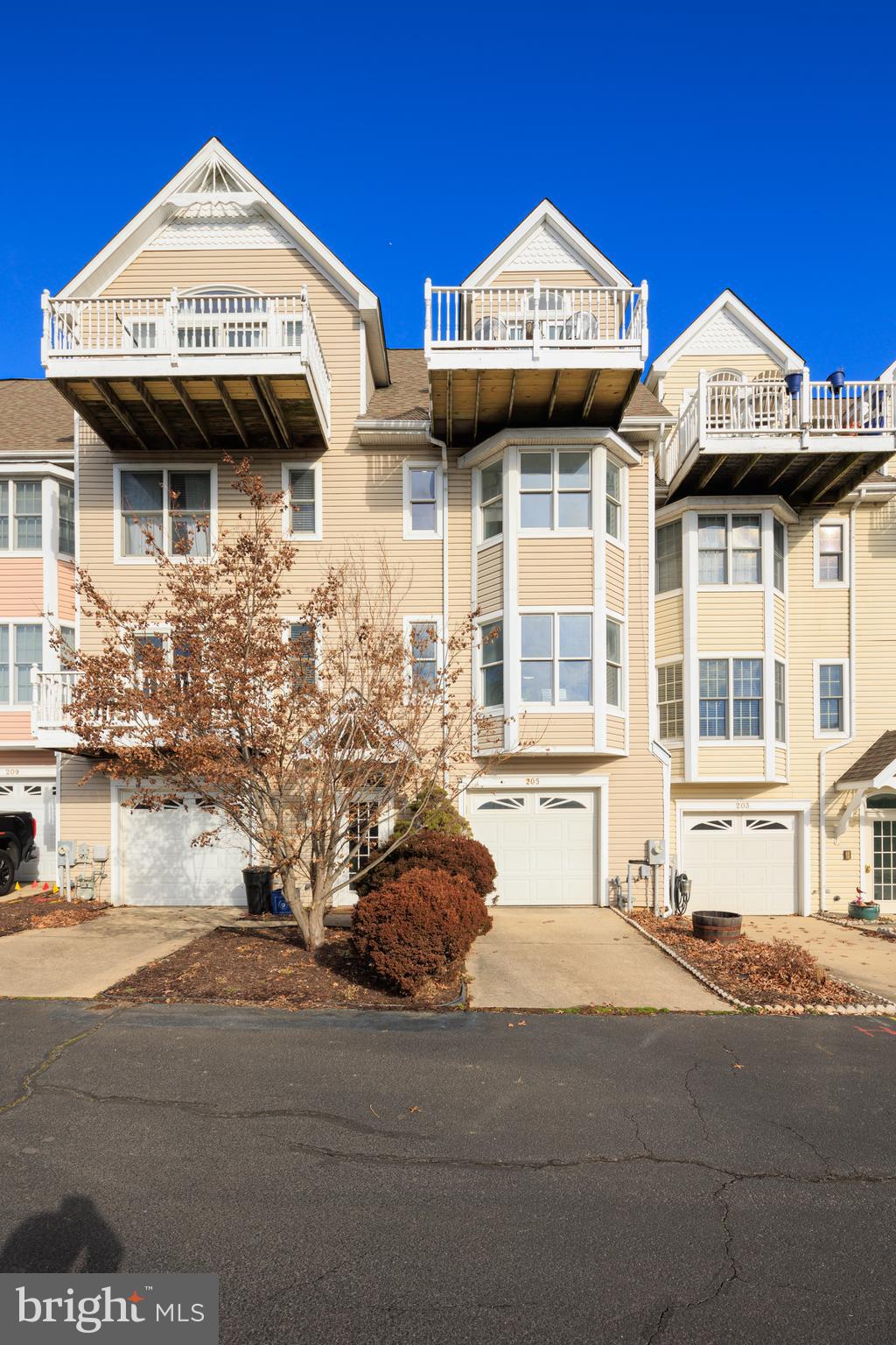 LIGHTHOUSE LANDING - Residential