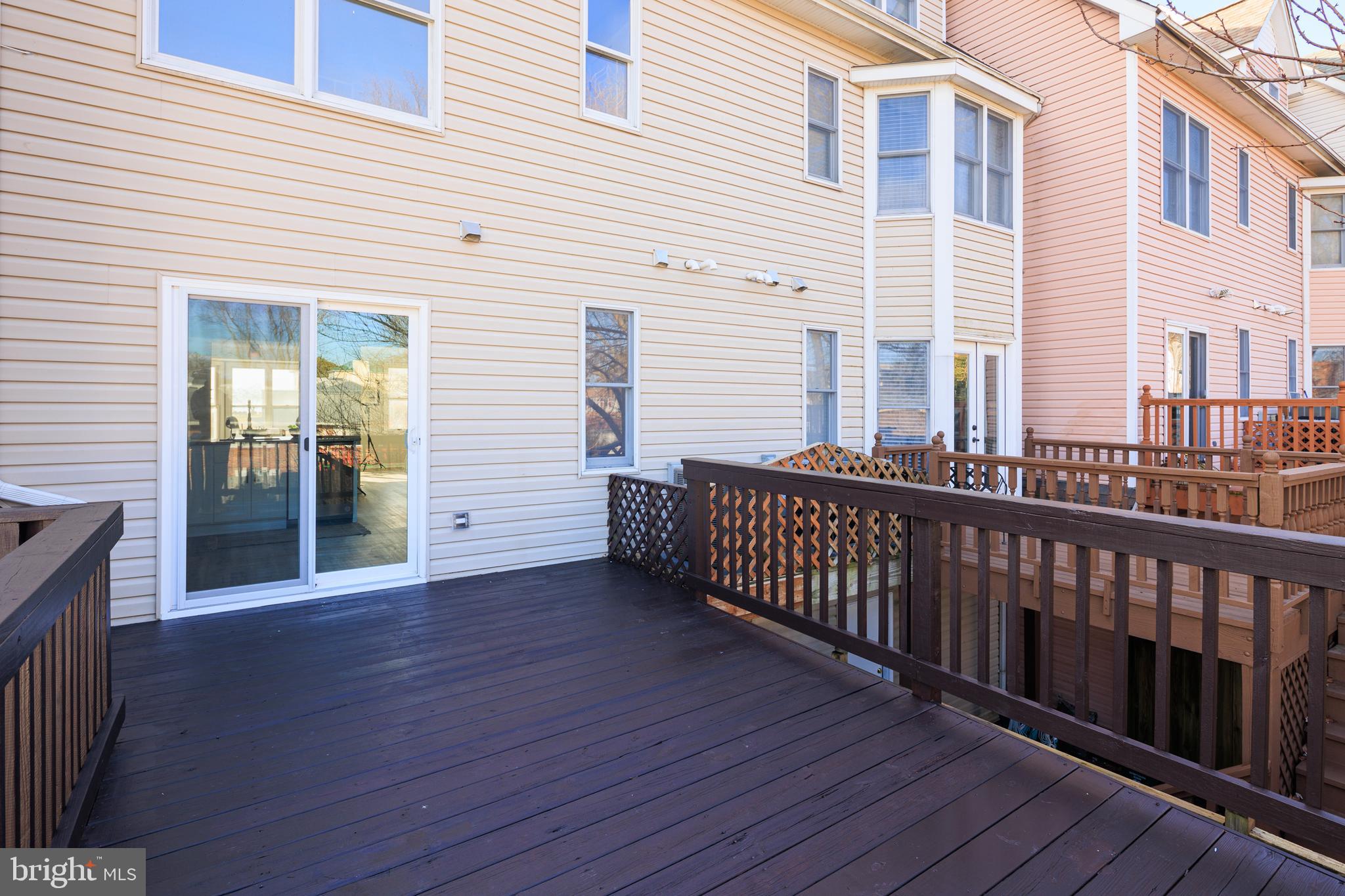 LIGHTHOUSE LANDING - Residential