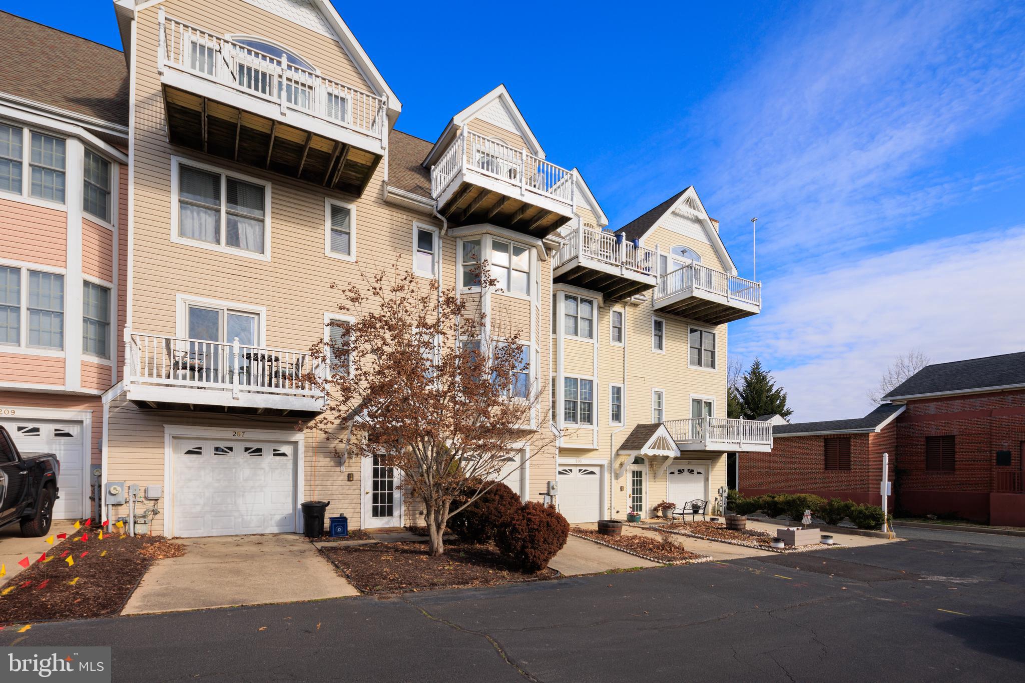 LIGHTHOUSE LANDING - Residential