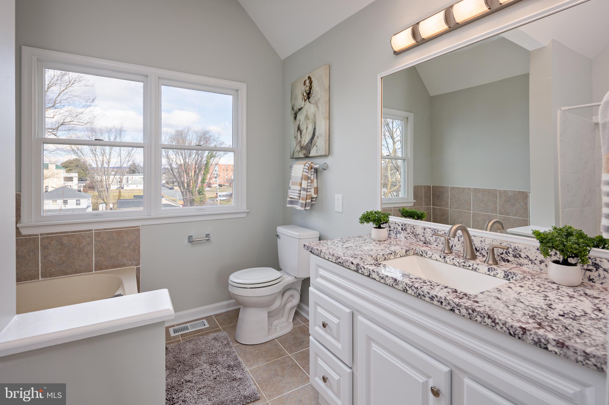 LIGHTHOUSE LANDING - Residential