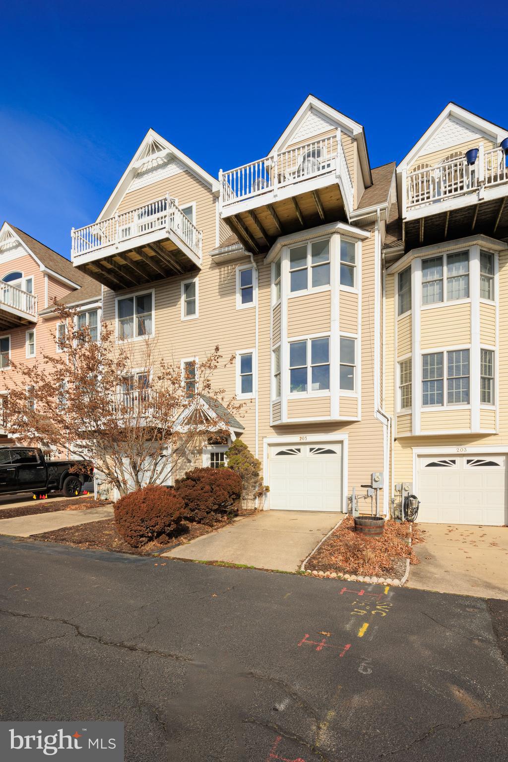 LIGHTHOUSE LANDING - Residential