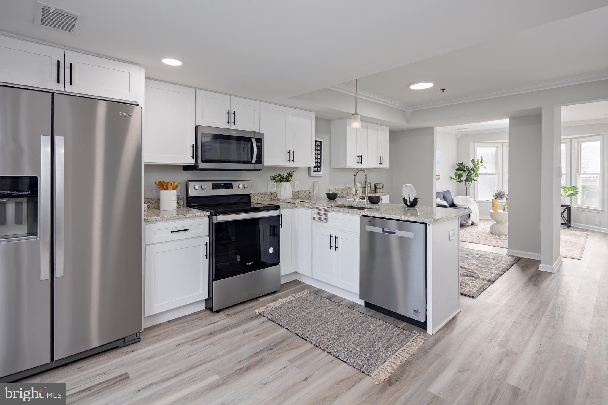 LIGHTHOUSE LANDING - Residential