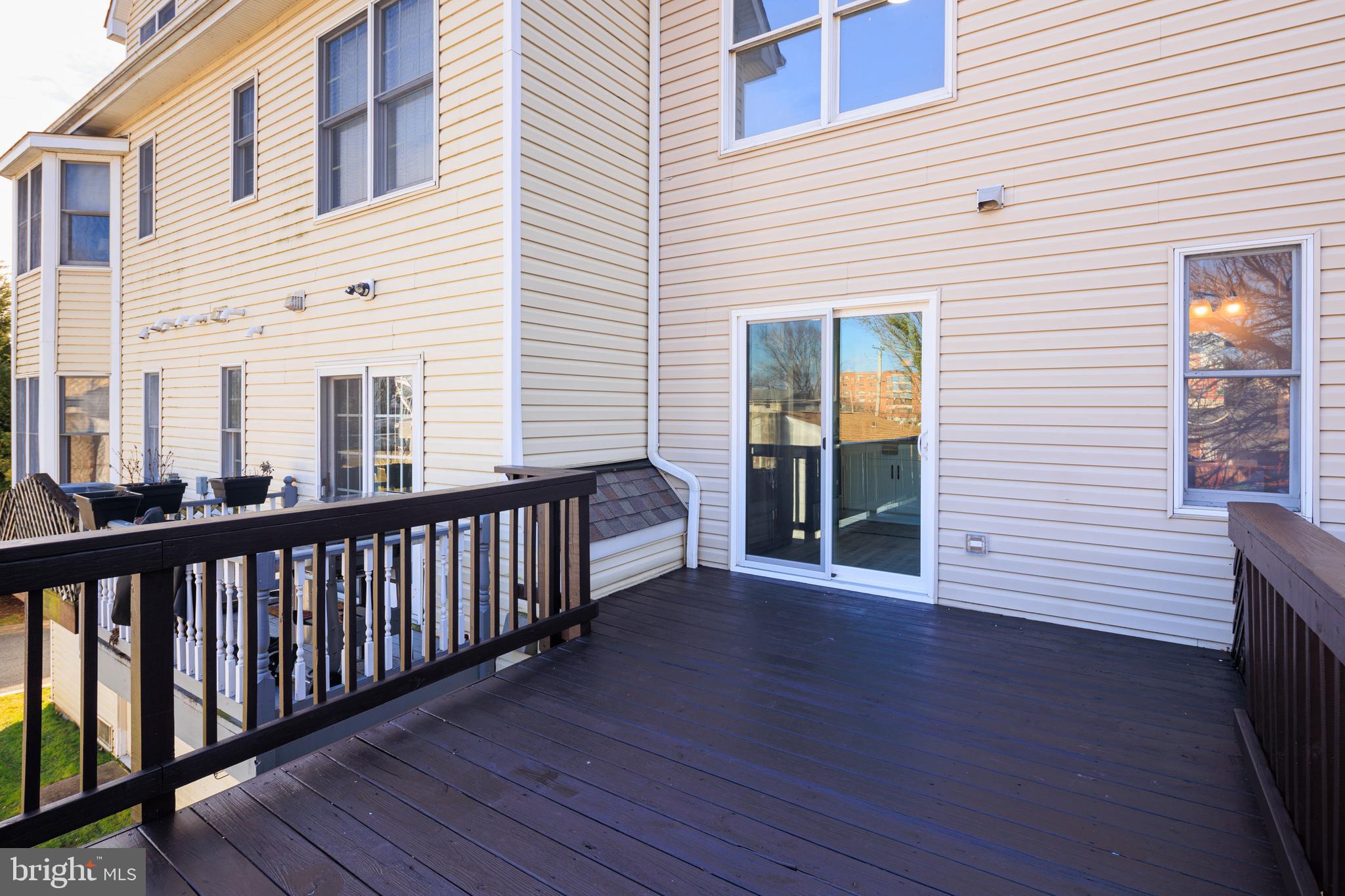 LIGHTHOUSE LANDING - Residential