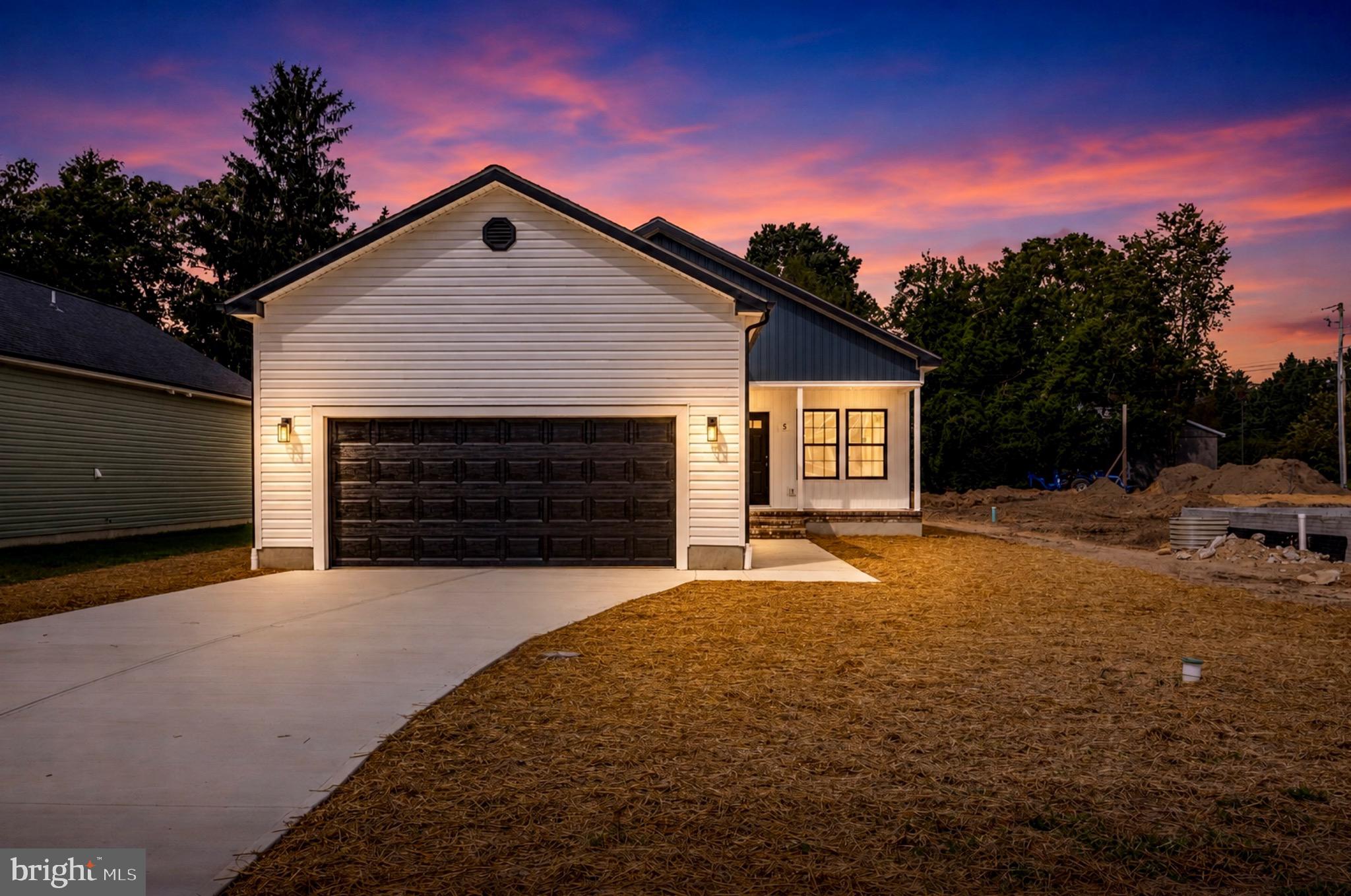 5 SUNRISE AVE