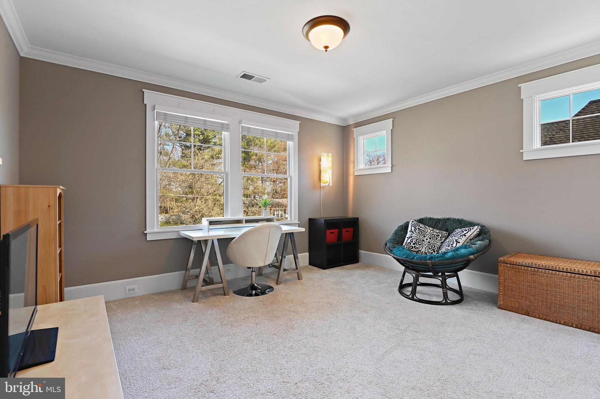 VIENNA WOODS - Residential